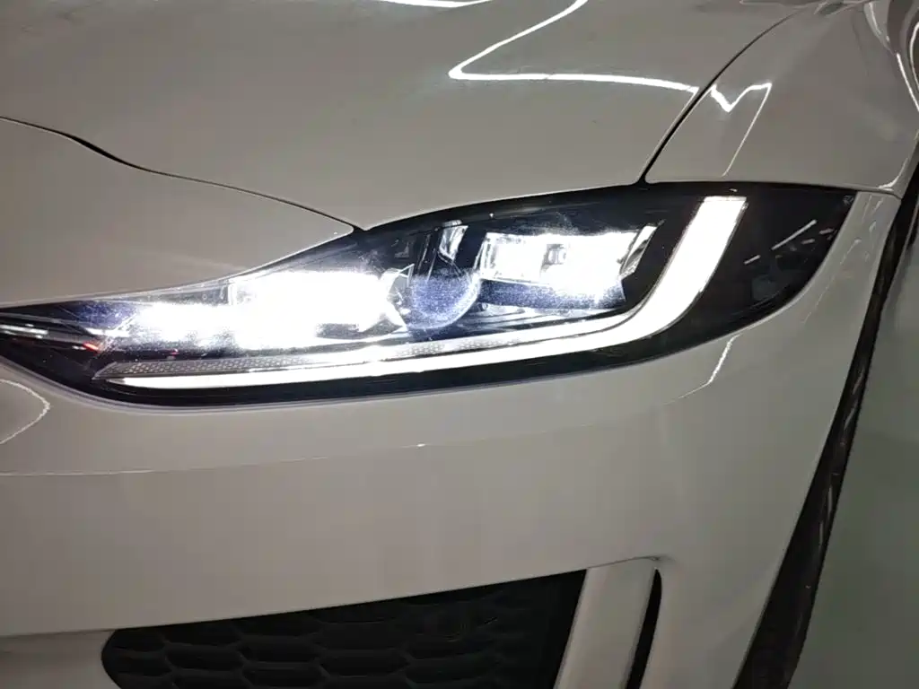 Jaguar XEL — миниатюра 24