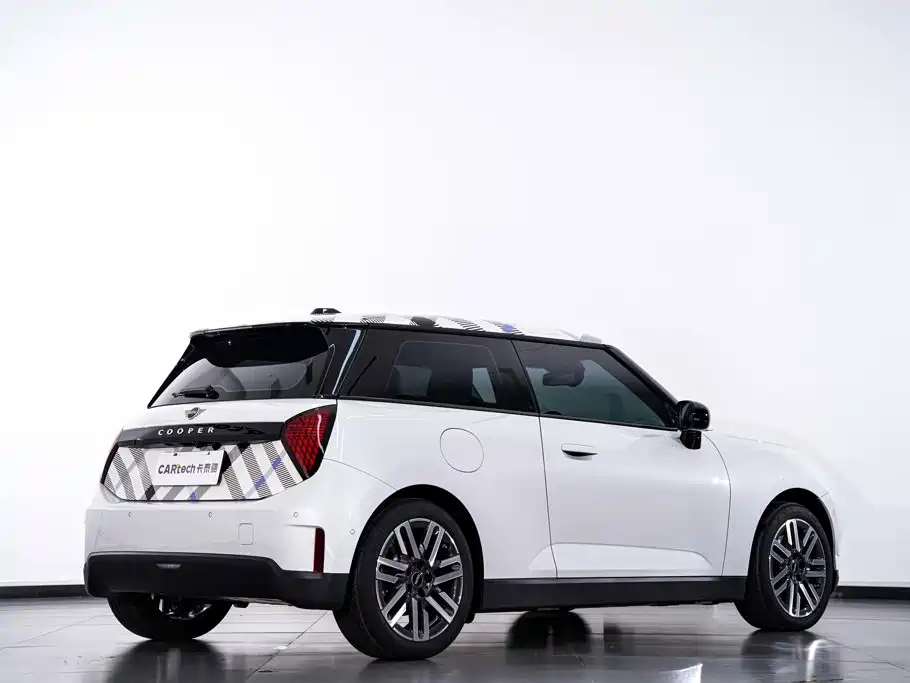 MINI MINI COOPER EV — миниатюра 6