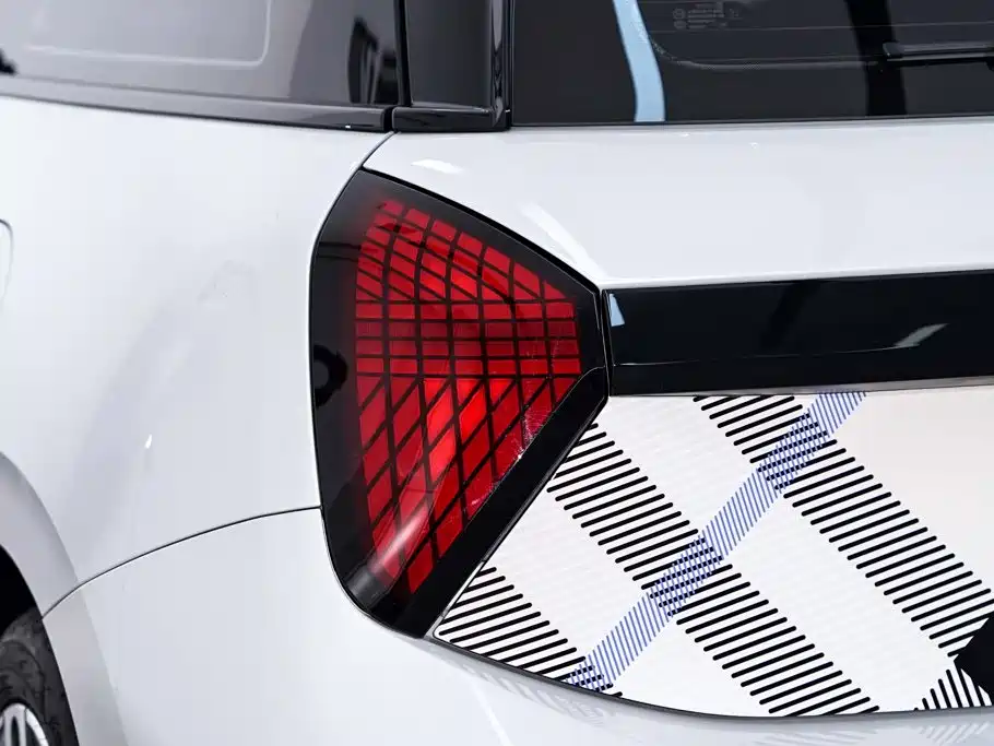MINI MINI COOPER EV — миниатюра 11