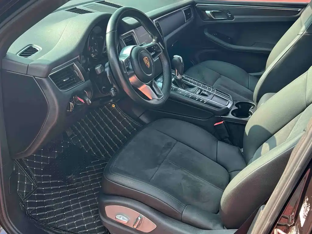Porsche Macan — миниатюра 8