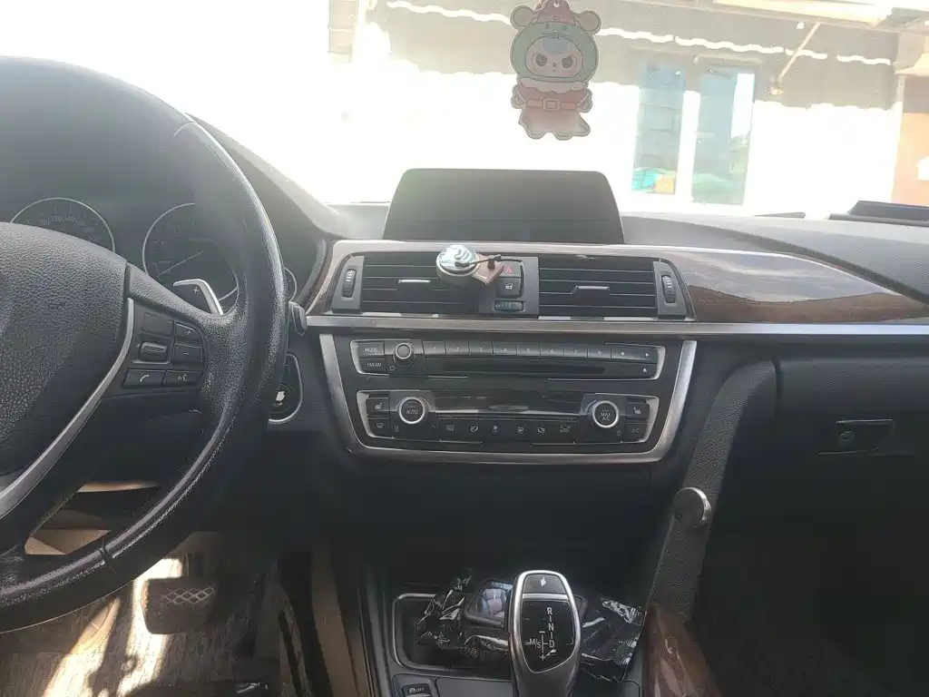 BMW 3 Series — миниатюра 13