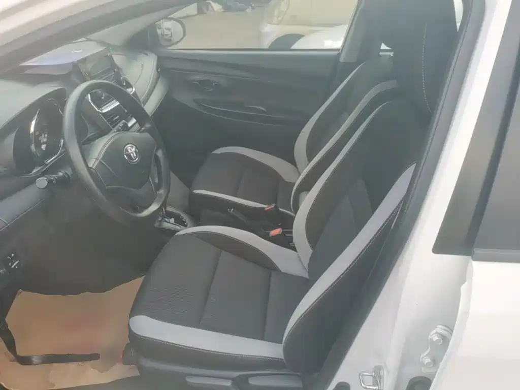 Toyota Yaris L — миниатюра 15