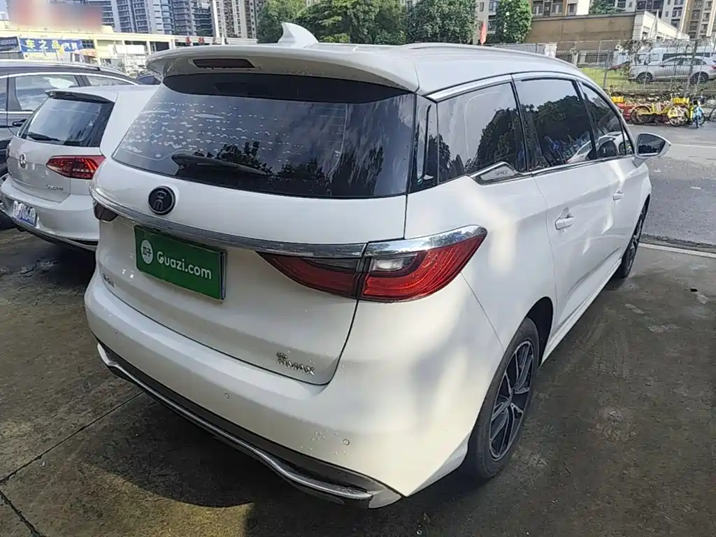 BYD MAX — миниатюра 7