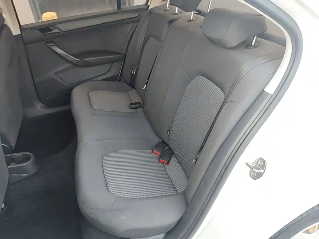 Volkswagen Santana — миниатюра 17