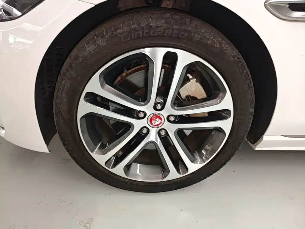 Jaguar XEL — миниатюра 23