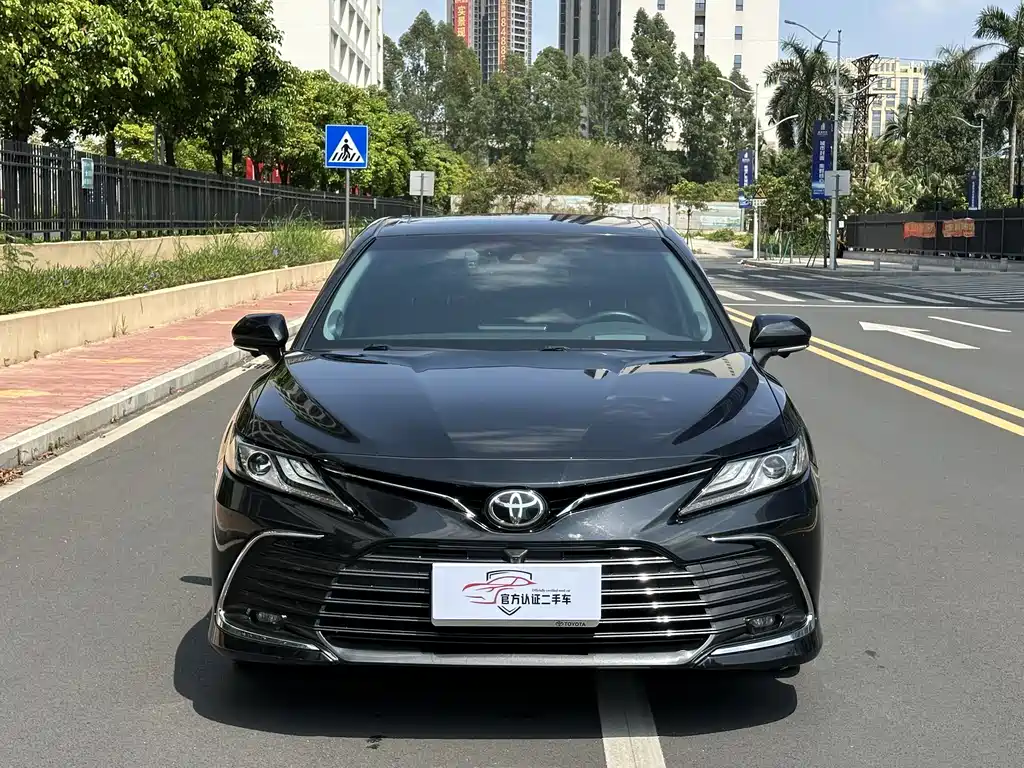 TOYOTA CAMRY