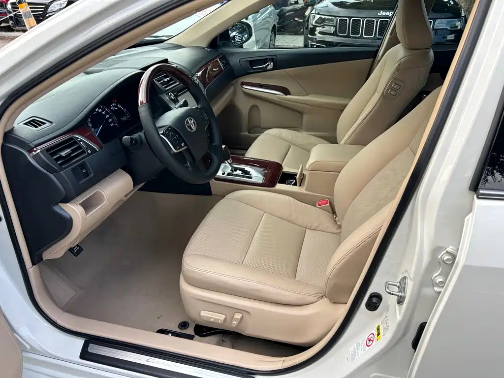 Toyota Camry — миниатюра 8