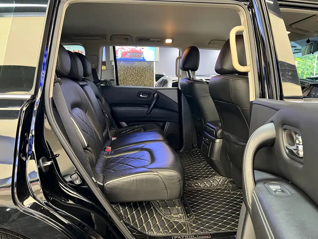 Nissan Patrol — миниатюра 7