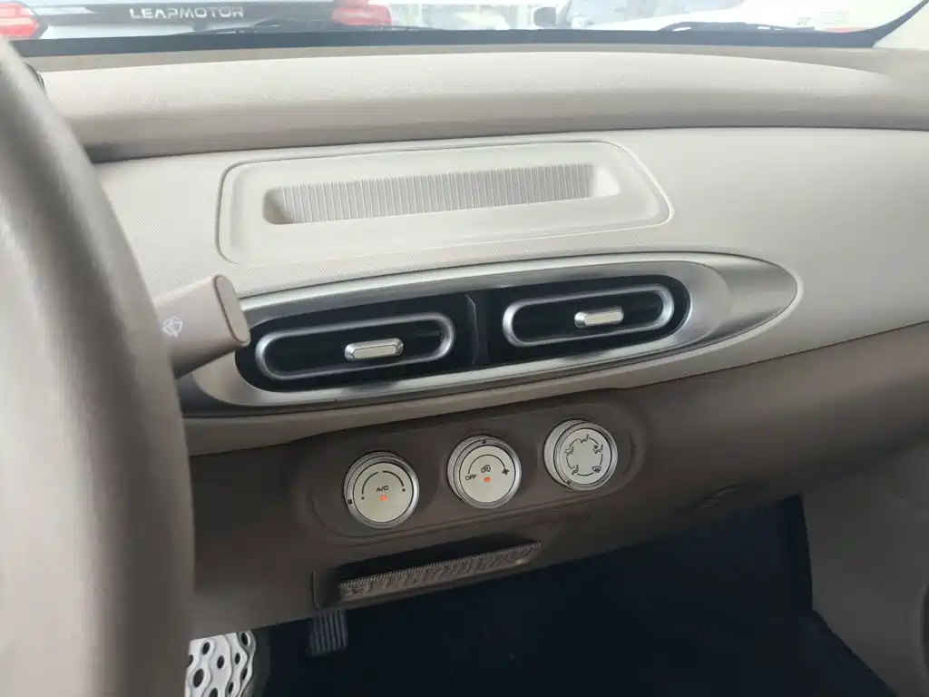 Wuling MINIEV — миниатюра 15