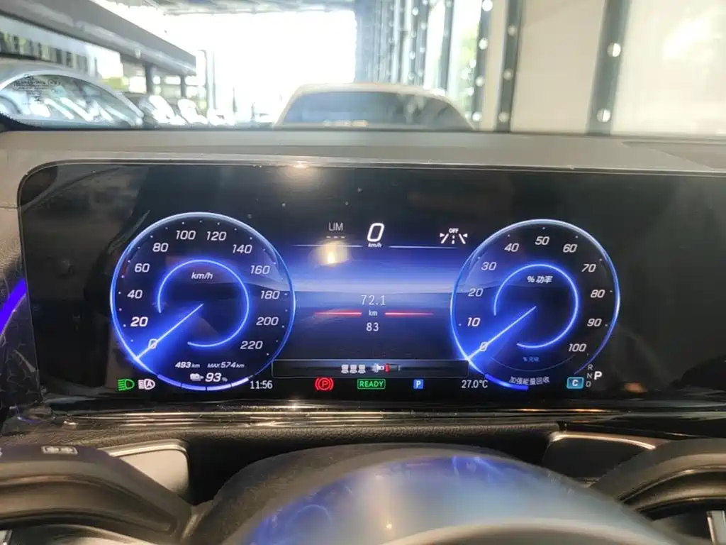 Mercedes-Benz EQB — миниатюра 16