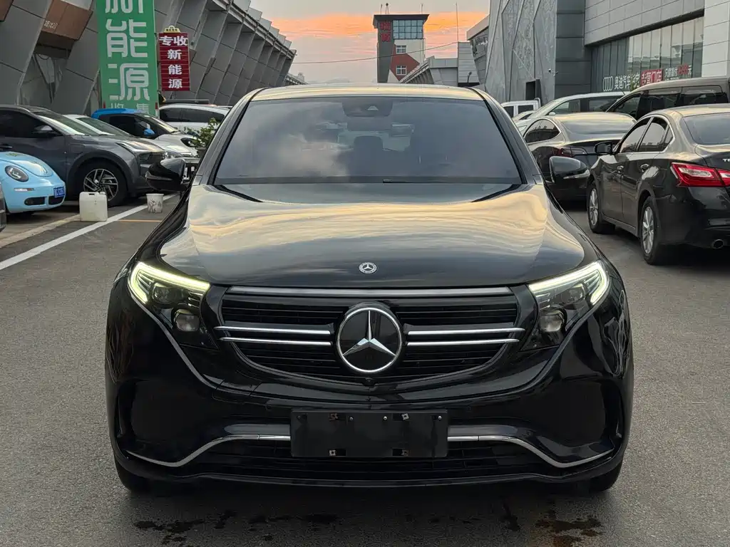 Mercedes-Benz EQC — миниатюра 2