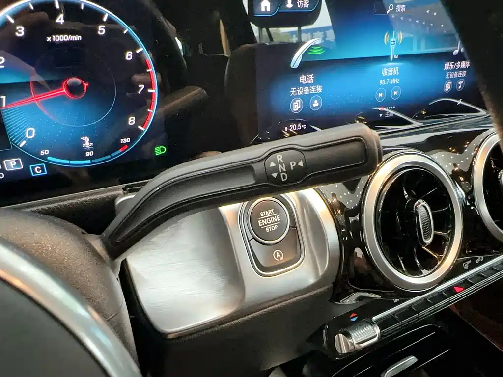 Mercedes-Benz GLB — миниатюра 26
