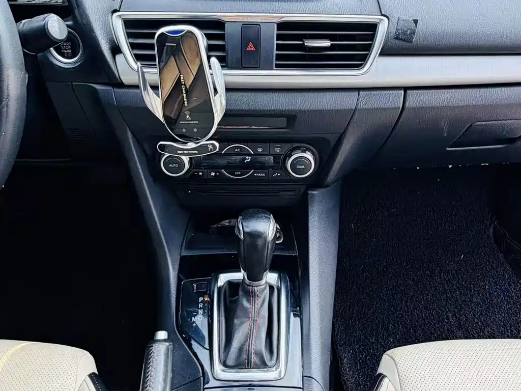 Mazda 3 Axela — миниатюра 9