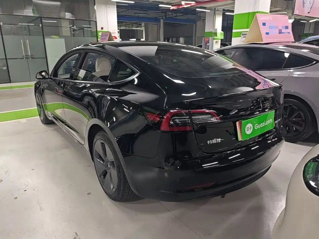 Tesla Model 3 — миниатюра 5