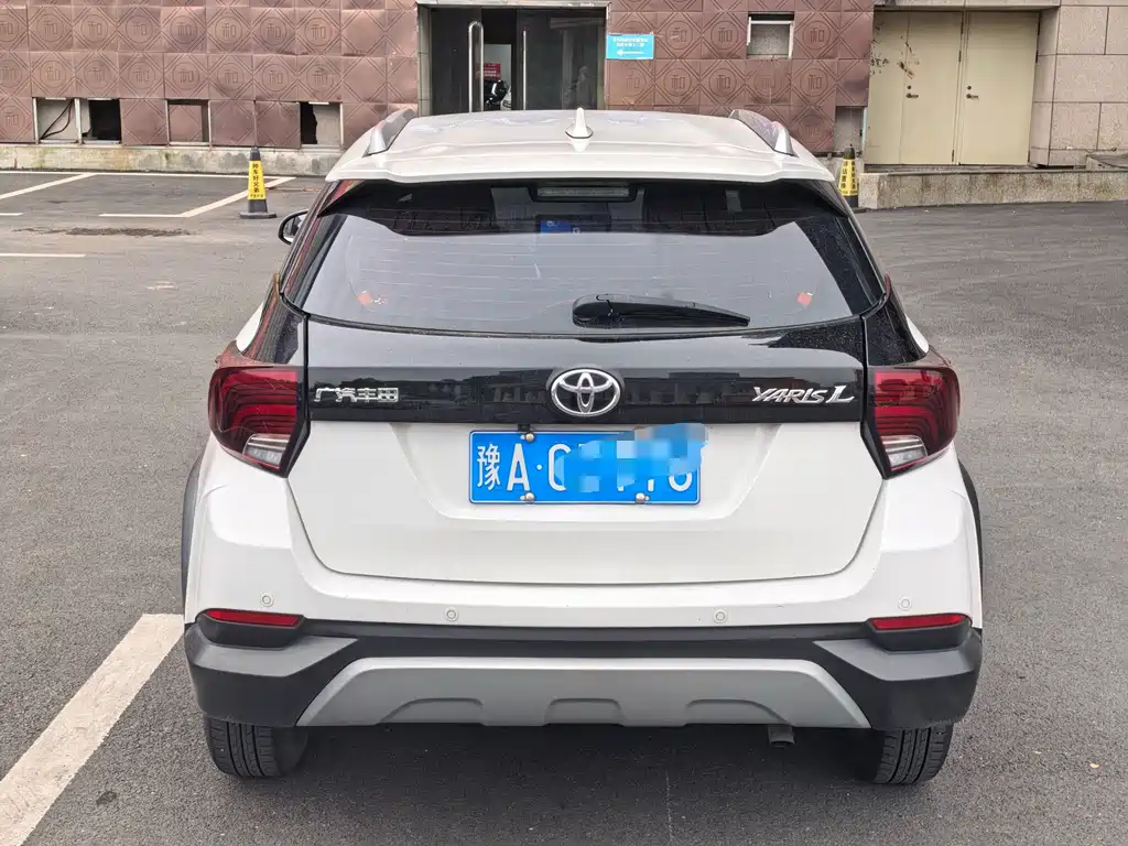 Toyota Yaris L — миниатюра 10