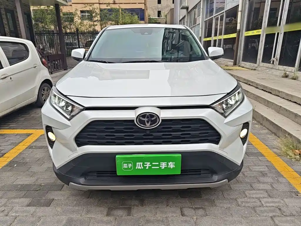 Toyota RAV4 — миниатюра 3