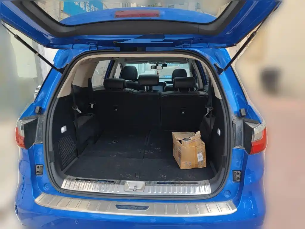 BYD MAX — миниатюра 20