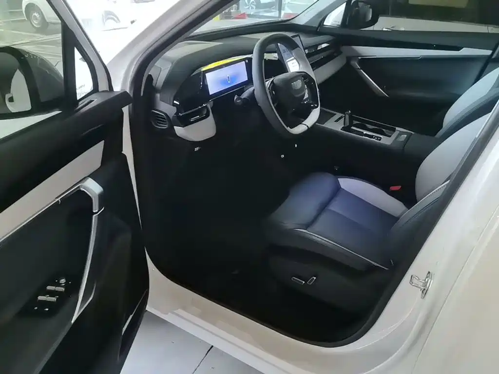 Geely Boyue L — миниатюра 16