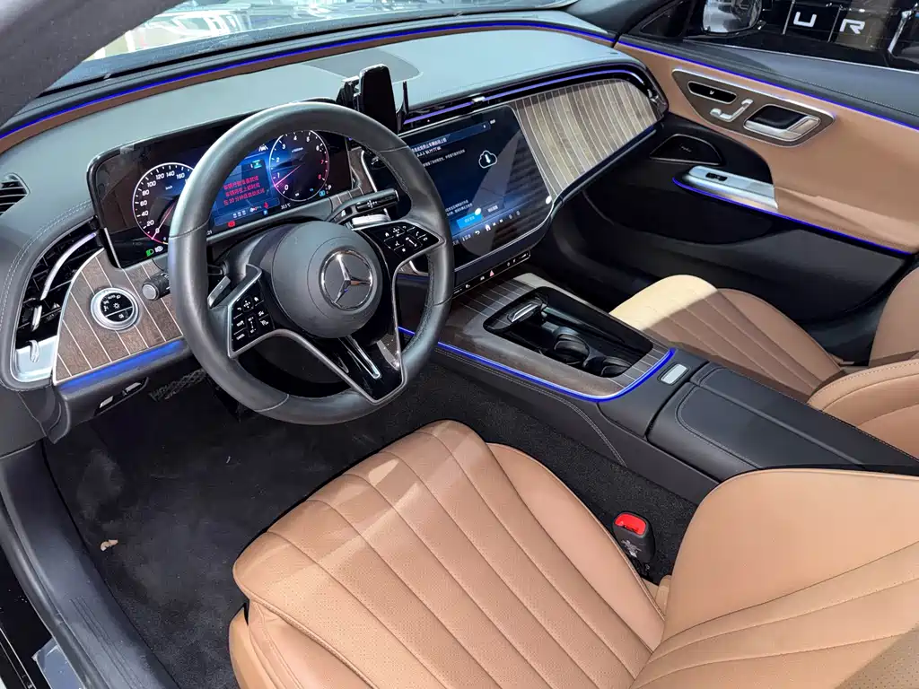 Mercedes-Benz E-Class — миниатюра 11