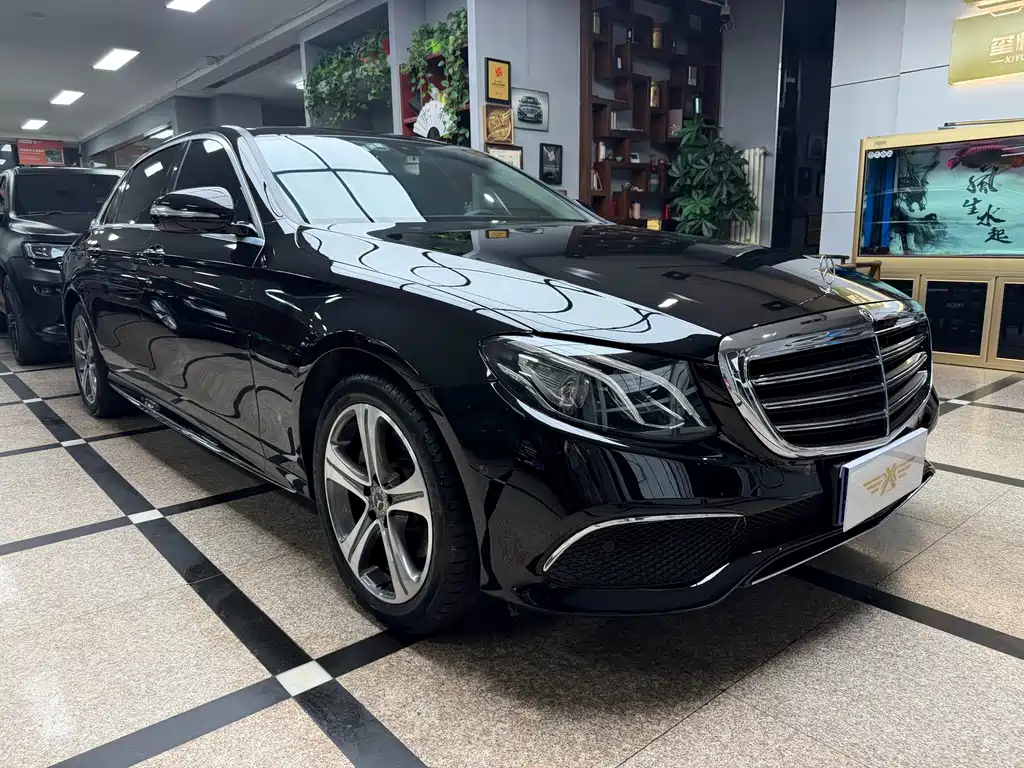 MERCEDES-BENZ E CLASS