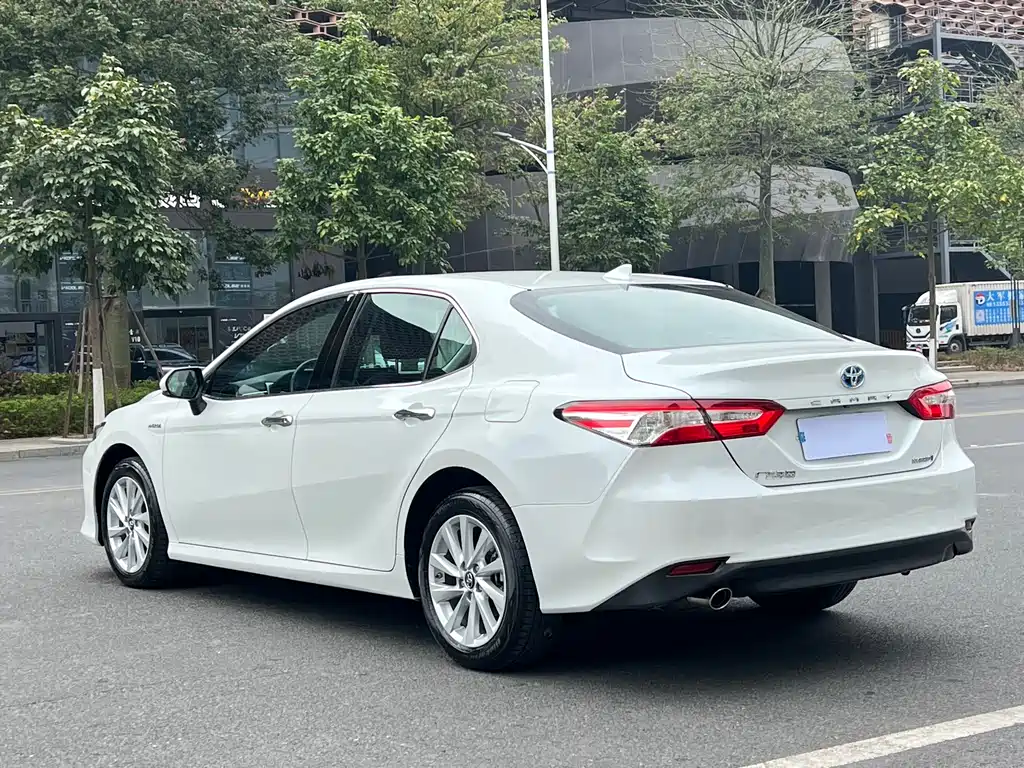 TOYOTA CAMRY