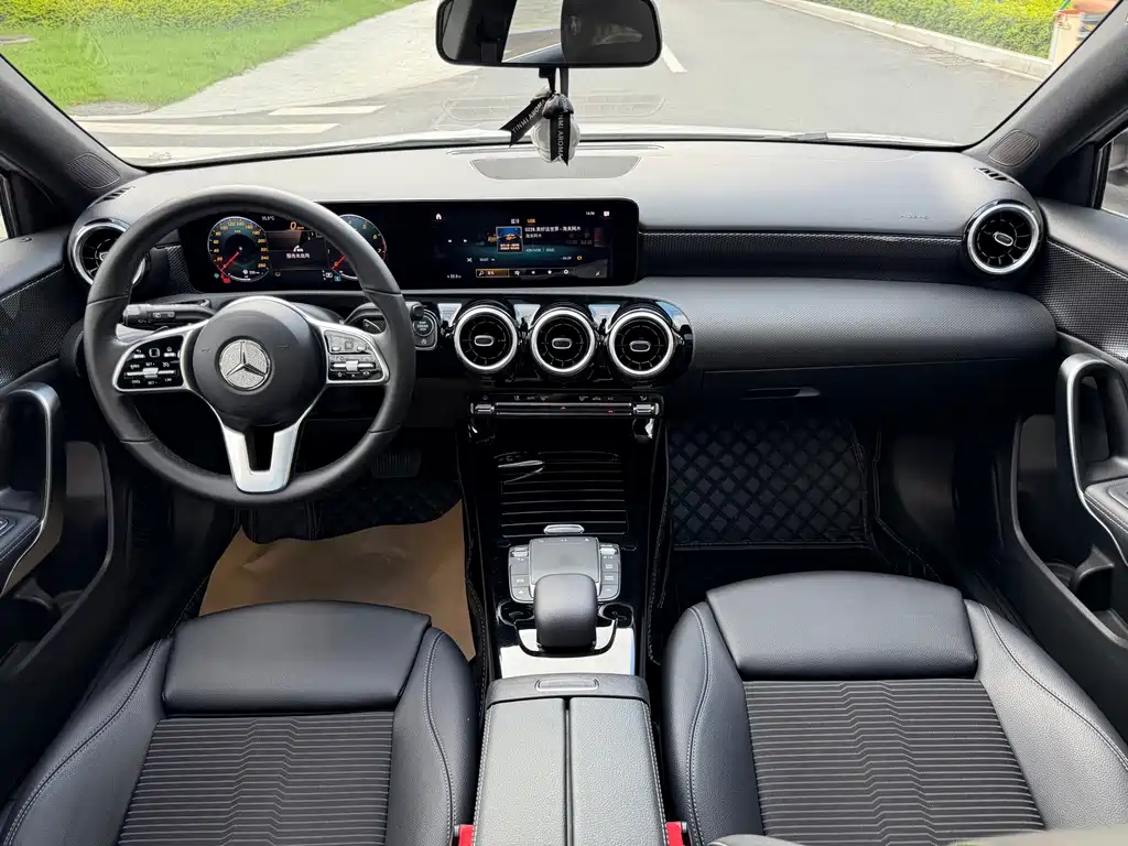 Mercedes-Benz A-Class (Import) — миниатюра 8