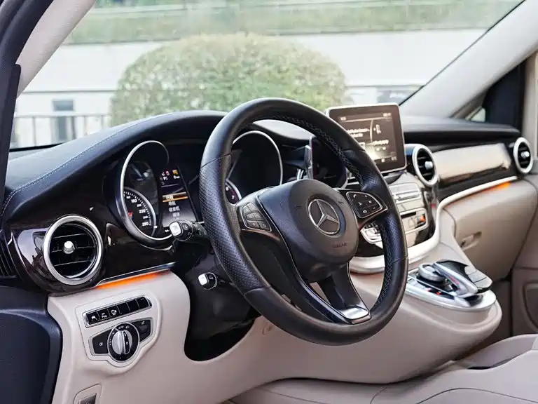 Mercedes-Benz V-Class — миниатюра 13