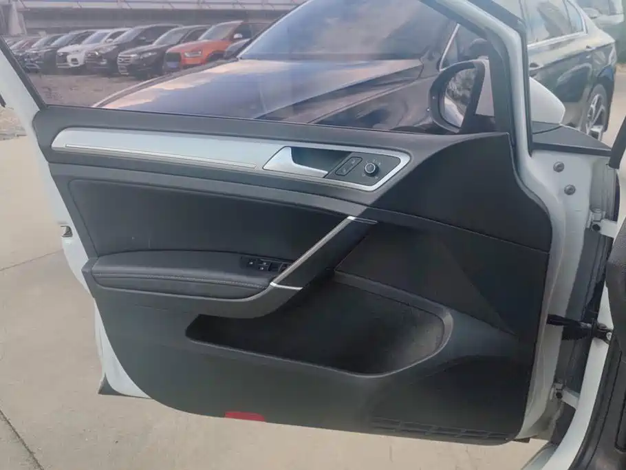 Volkswagen Golf — миниатюра 7