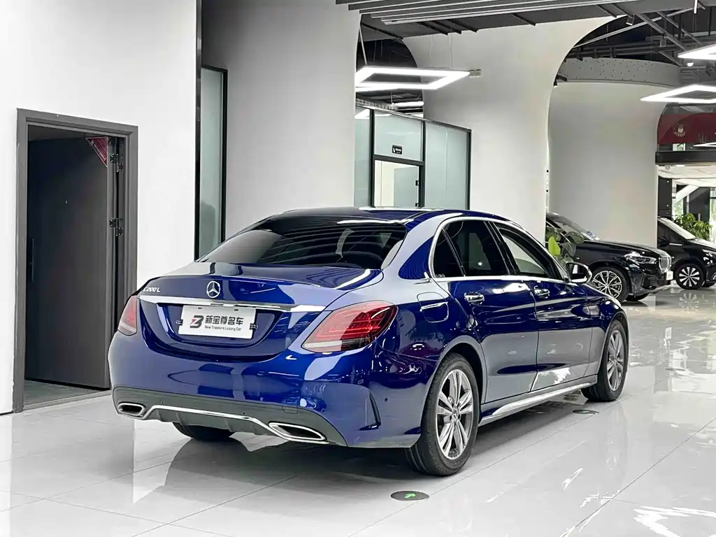 Mercedes-Benz C-Class — миниатюра 11