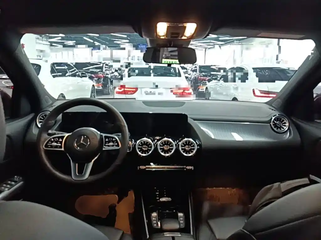 Mercedes-Benz GLA — миниатюра 10