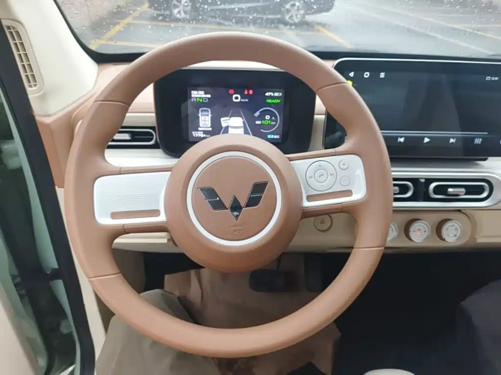 Wuling MINIEV — миниатюра 11