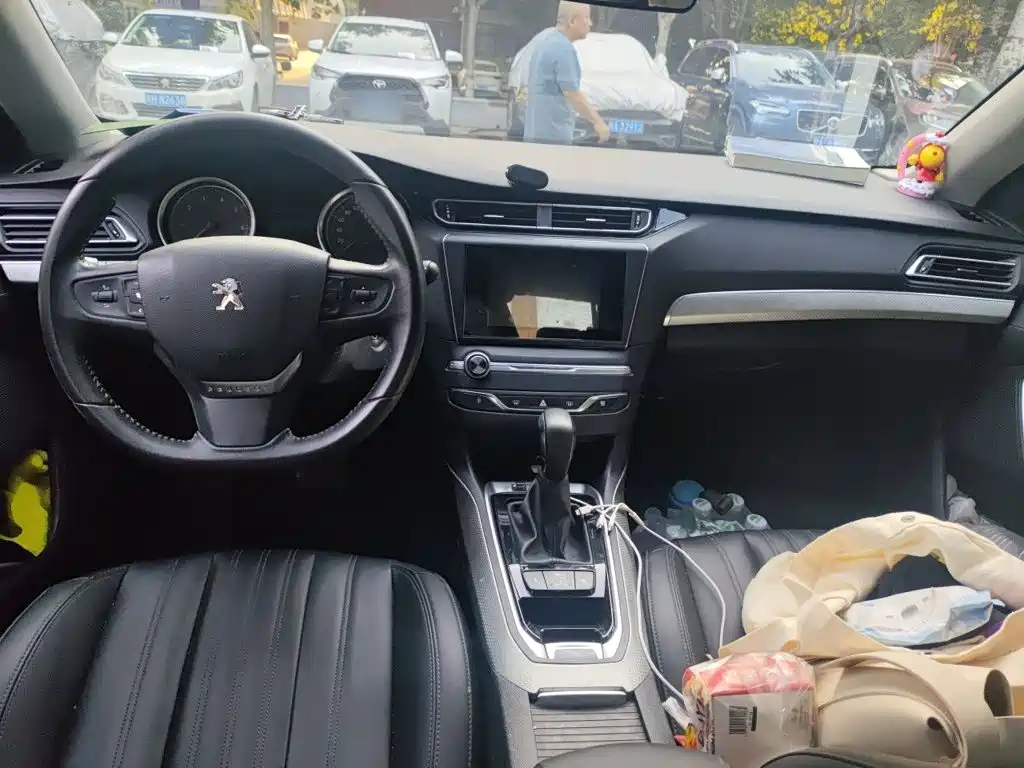 Peugeot 408 — миниатюра 5