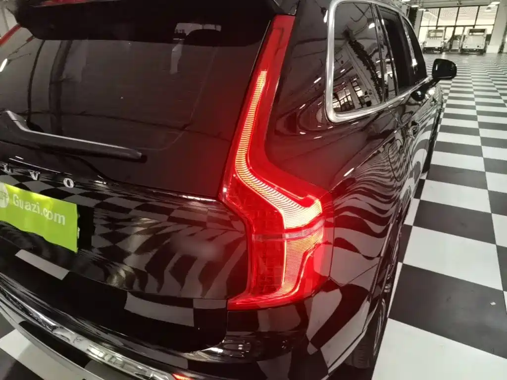 Volvo XC90 — миниатюра 8