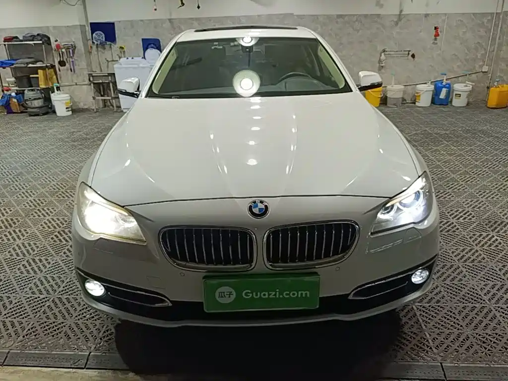 BMW 5 Series — миниатюра 3