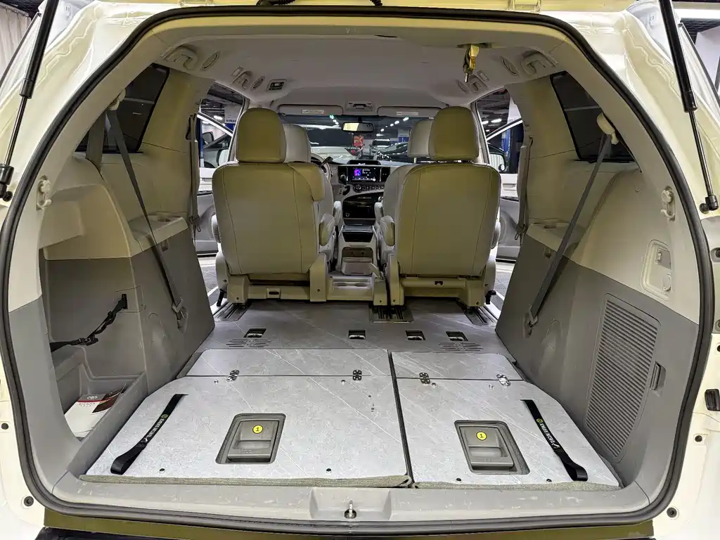 Toyota Sienna 3.5L 2WD LE, фото 38