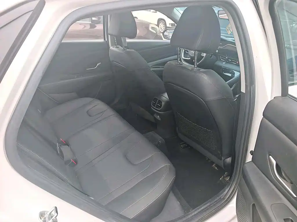 Hyundai Elantra — миниатюра 5