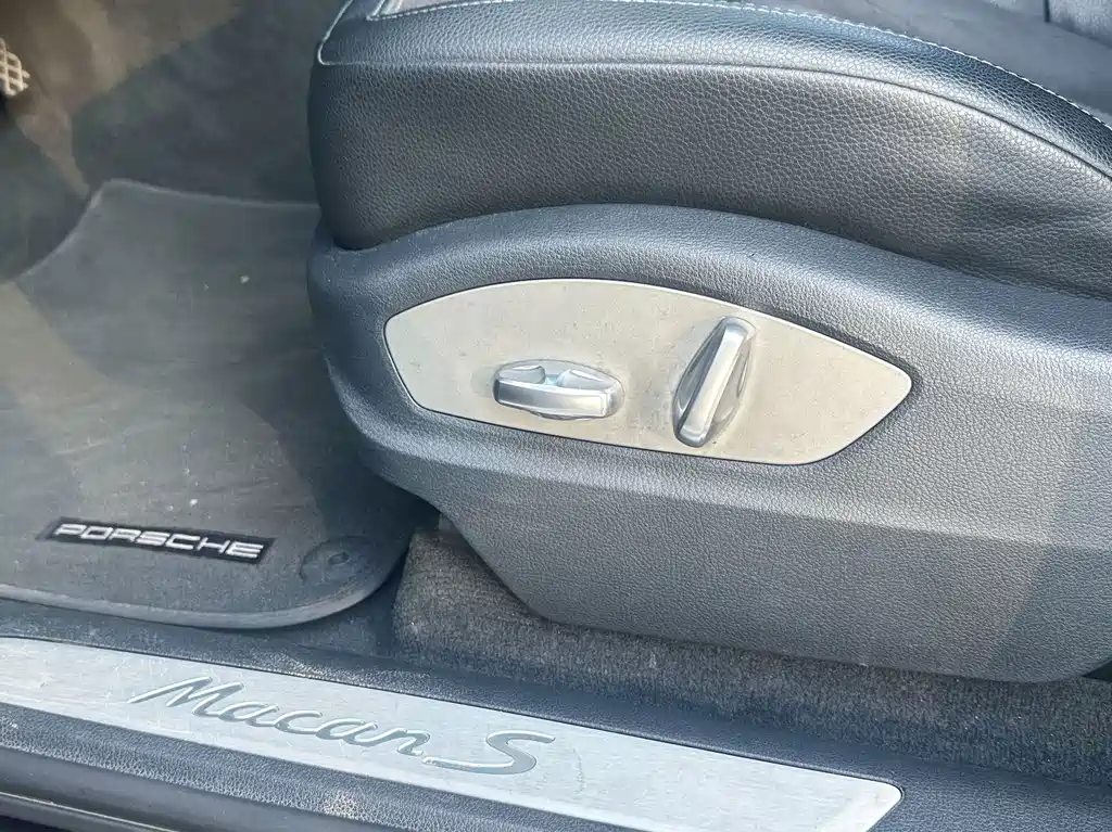 Porsche Macan — миниатюра 11