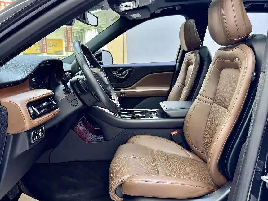 Lincoln Aviator — миниатюра 13