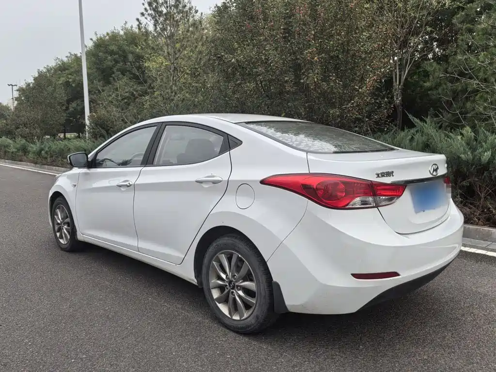 Hyundai Elantra Langdong — миниатюра 5