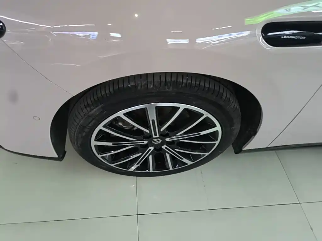 Leapmotor Leapmotor B01 — миниатюра 23