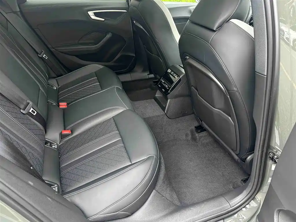 Audi A5L — миниатюра 10