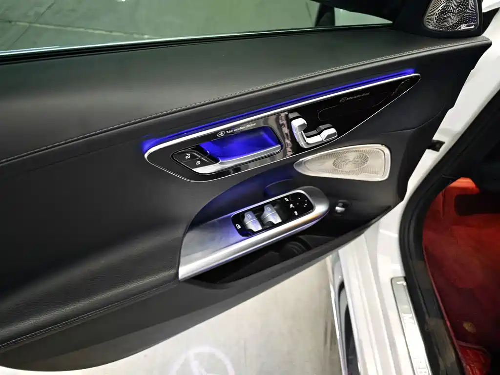 Mercedes-Benz C-Class — миниатюра 13