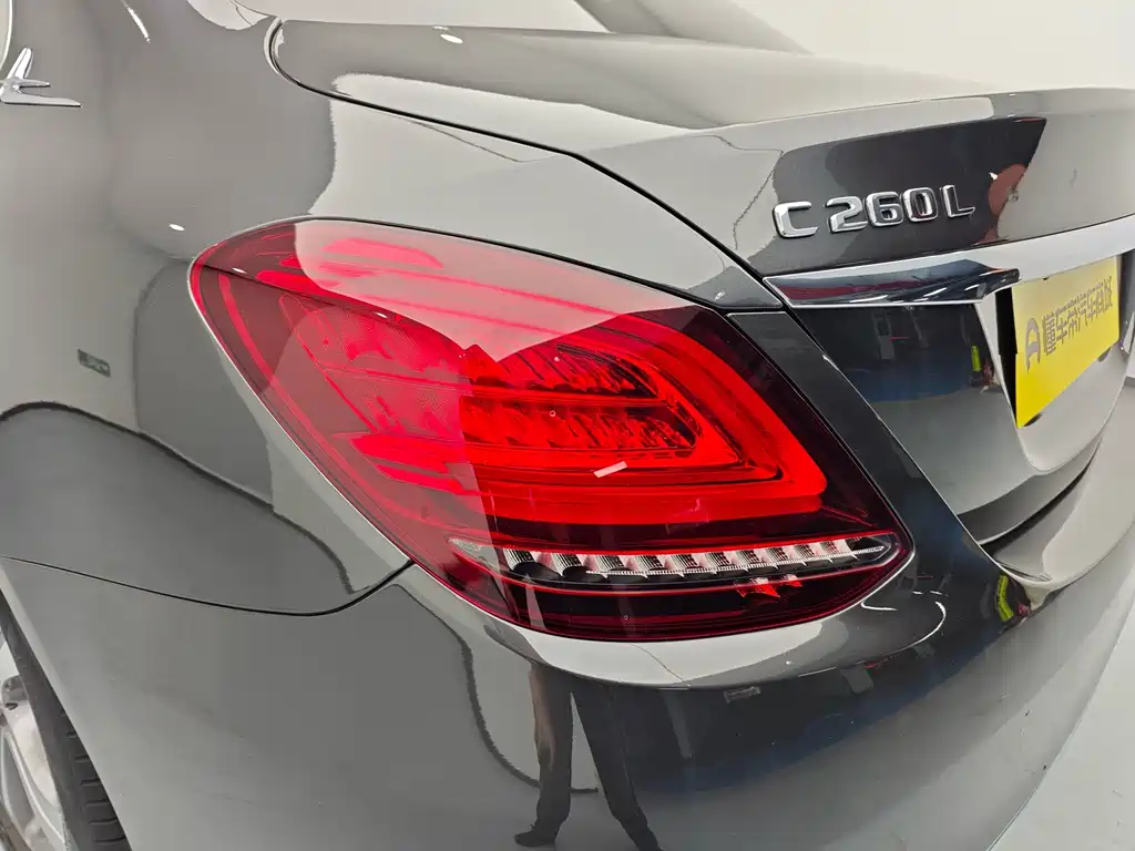 Mercedes-Benz C-Class — миниатюра 8