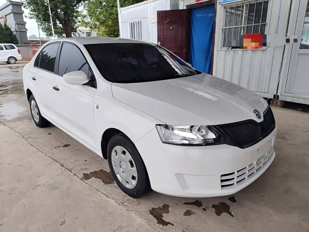 Skoda Rapid — миниатюра 4
