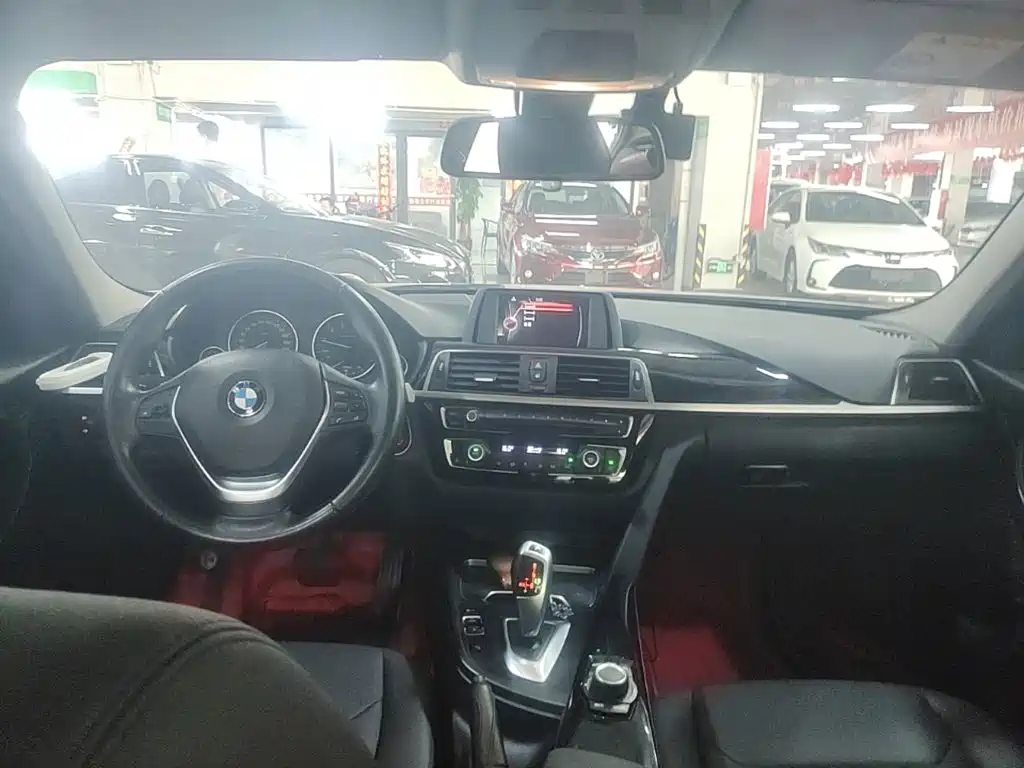 BMW 3 Series — миниатюра 6