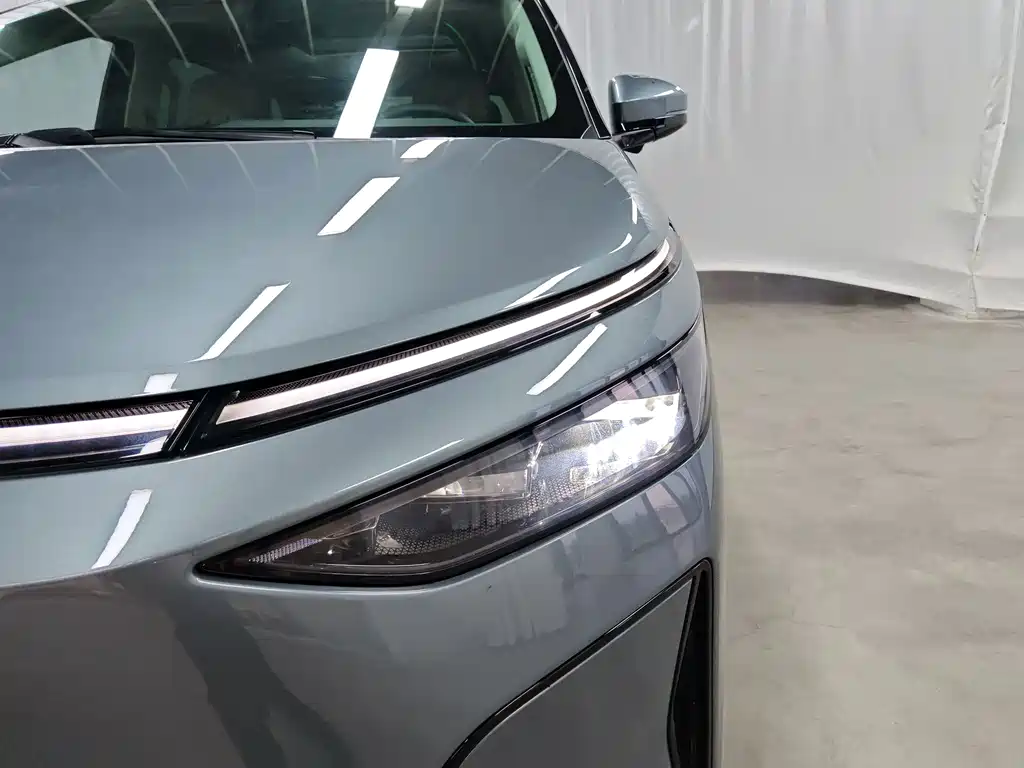 XPeng X9 — миниатюра 15