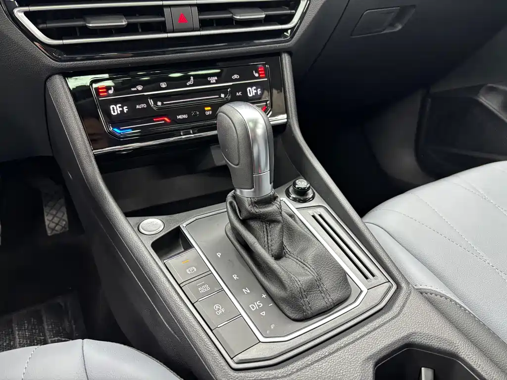 Volkswagen Lavida — миниатюра 17