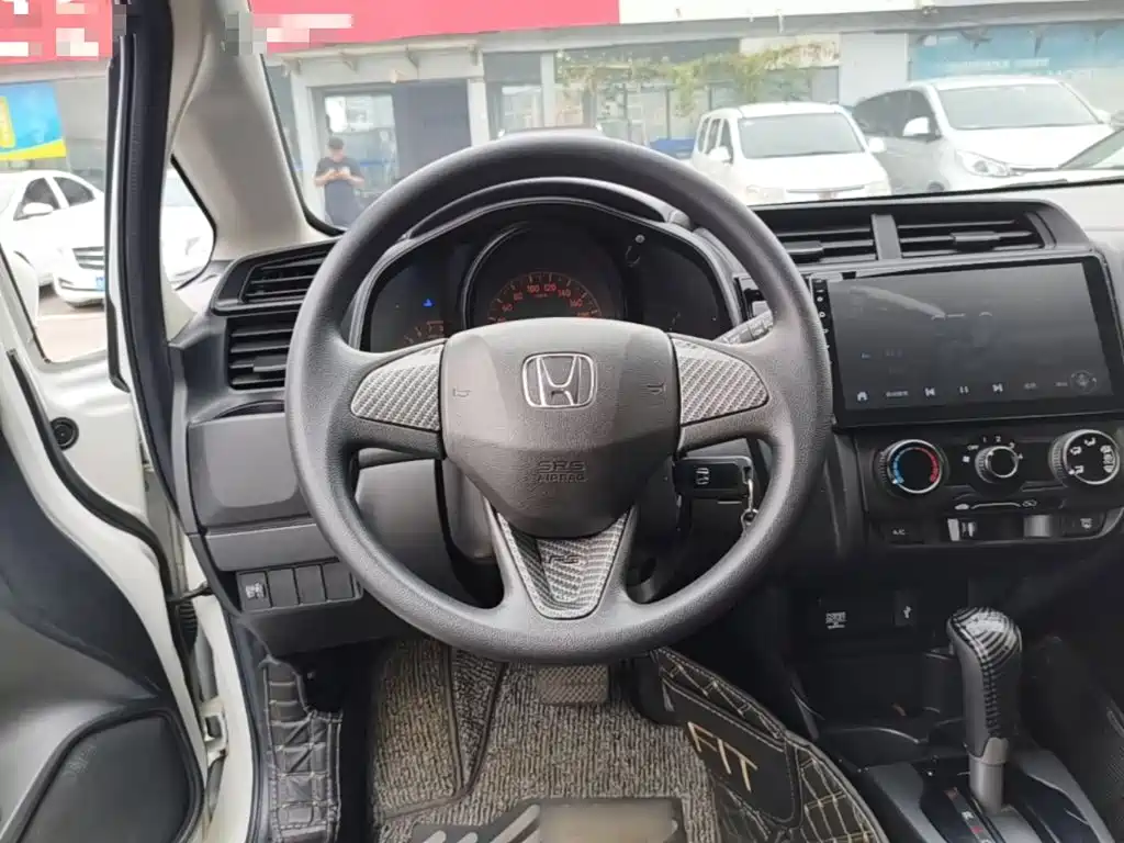 Honda Fit — миниатюра 11