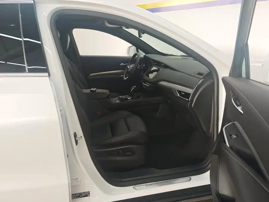 Cadillac XT4 — миниатюра 8