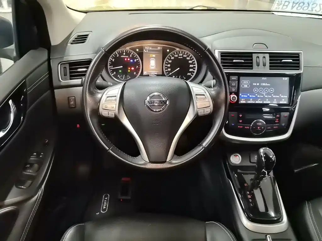 Nissan Tiida — миниатюра 11